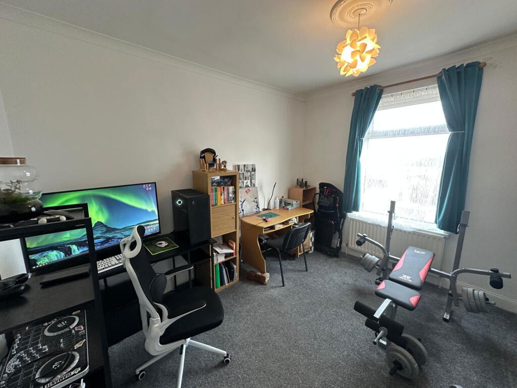 14, Dene Crescent photo 5