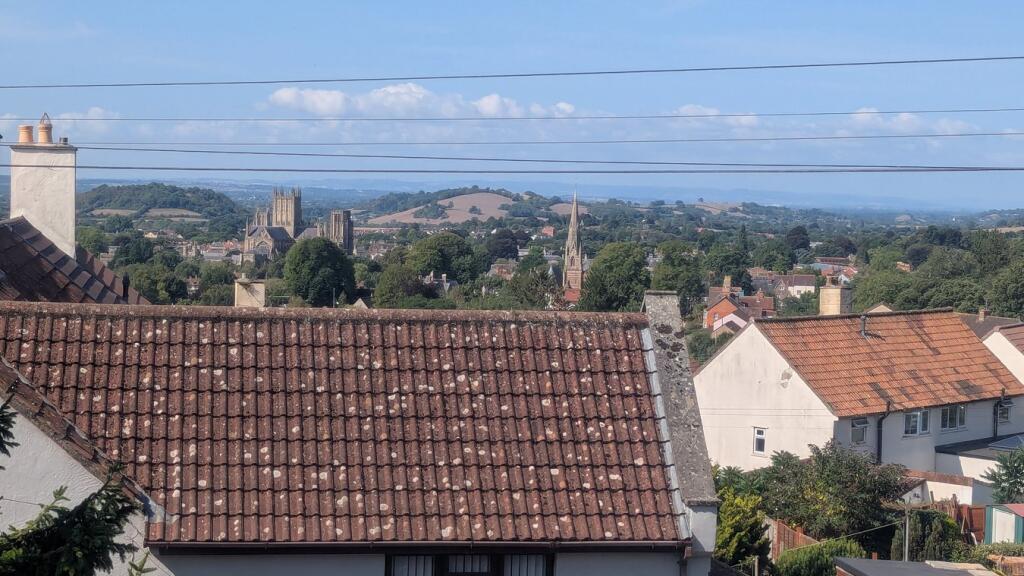 Sealey Crescent, Wells, BA5 photo 3