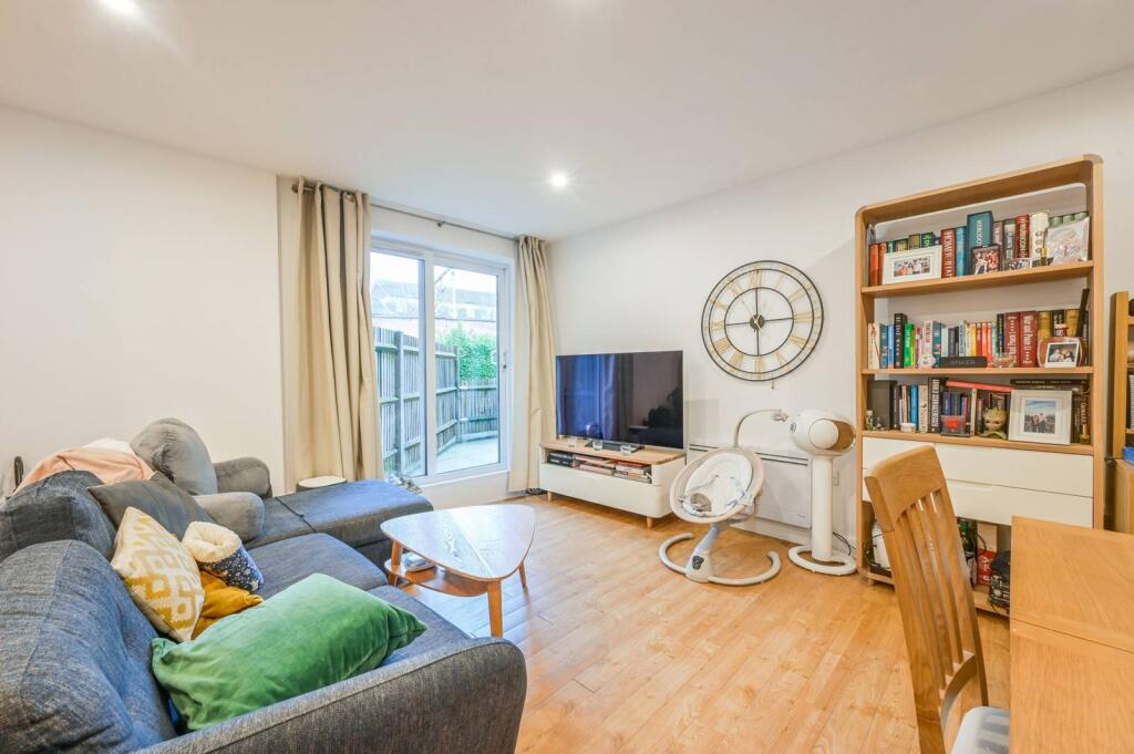 Main image of property: Queensgate House, Hereford Road, Bow, London, E3