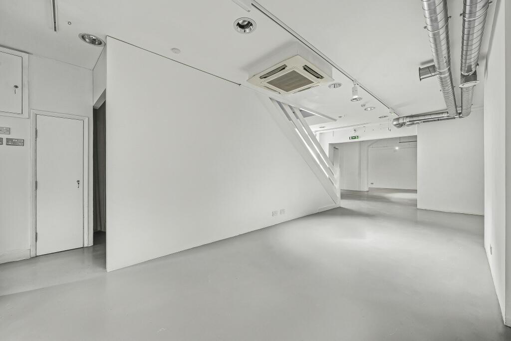 OFFICE 9.jpg