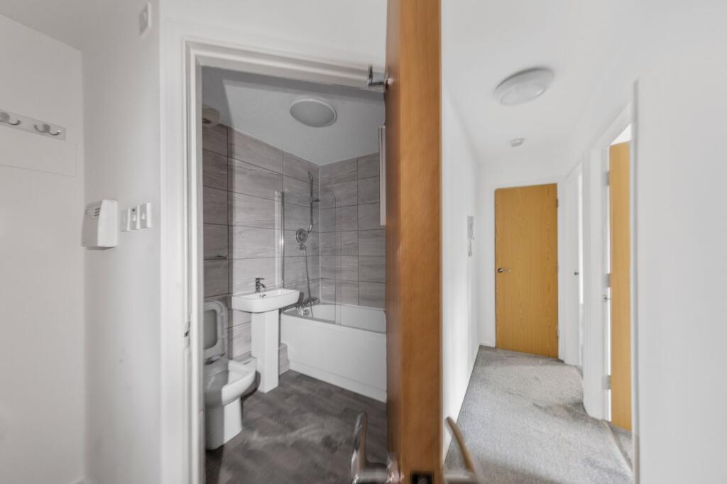 Apartment in Warrington, Lane Ends, Great Sankey - View 5