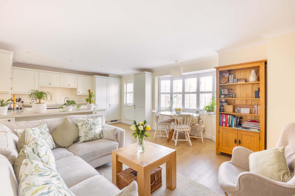 Main image of property: 12 Cumberland Mews, Tunbridge Wells, TN1