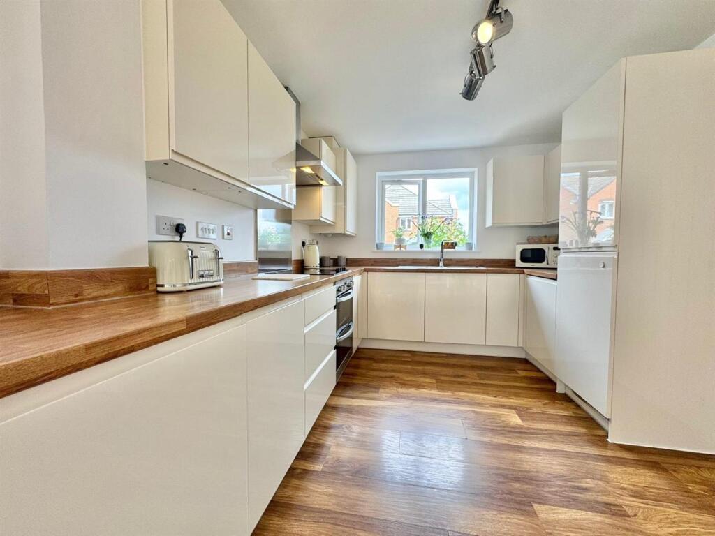 Gale Way, Tiverton photo 5