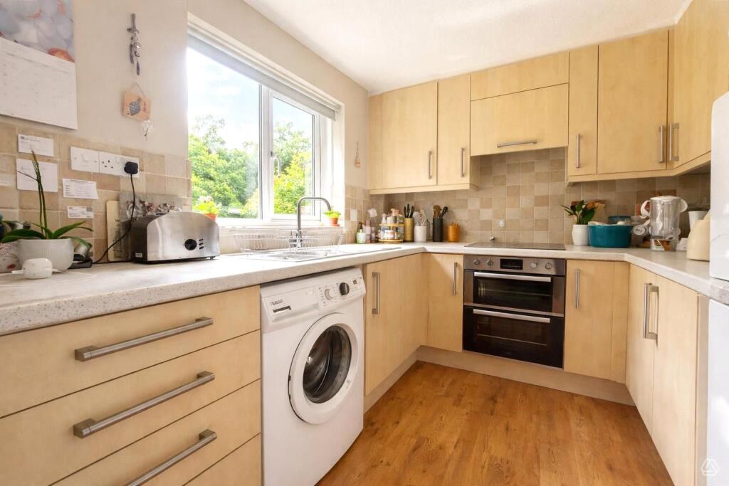 Juniper, Bracknell, Berkshire, RG12 - View 2