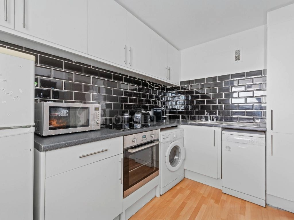 Walham Green Court, London, SW6 photo 2