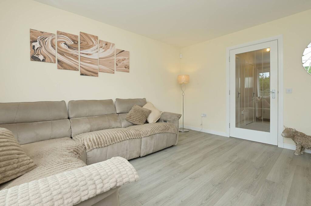 House in Mayfield, Langside Head - More