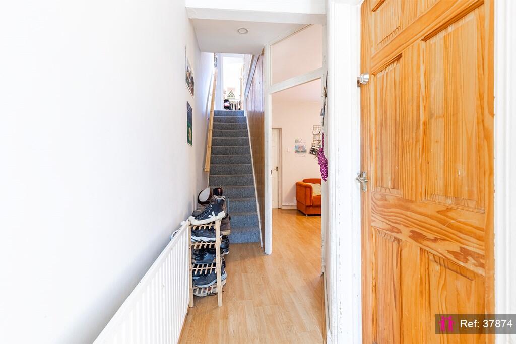 House in London, South Tottenham, West Green - View 4