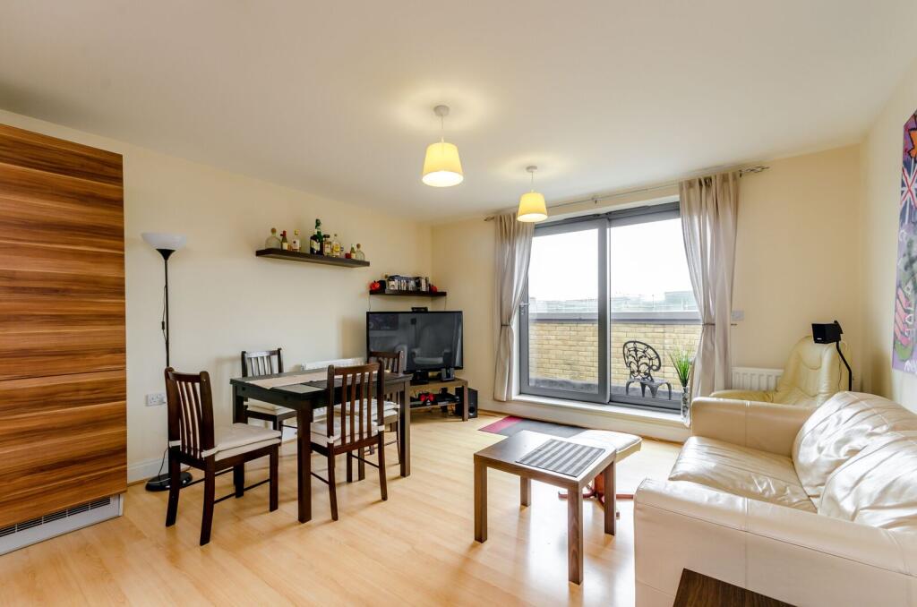 Apartment in London - More