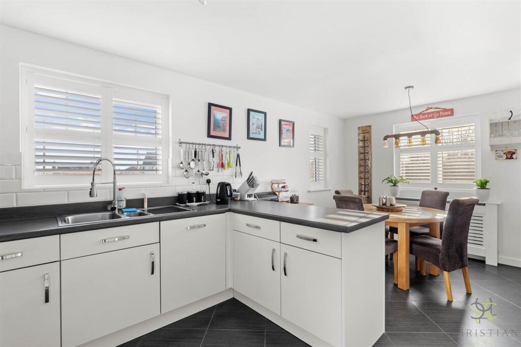 Pardoe Drive, Pershore photo 3