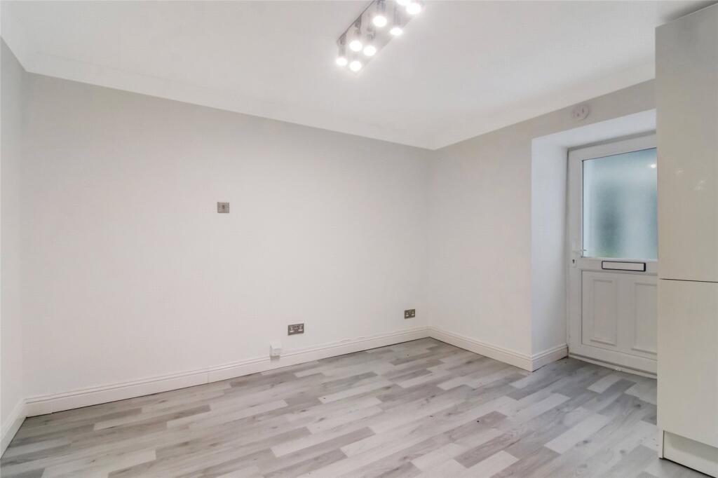 Apartment in Bridge of Weir, Renfrewshire - More
