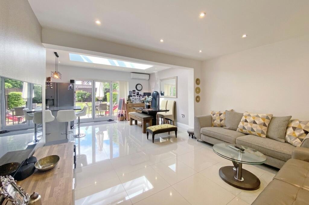 House in London - View 5