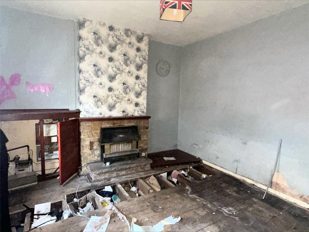 House in Mansfield, Nottinghamshire - View 2