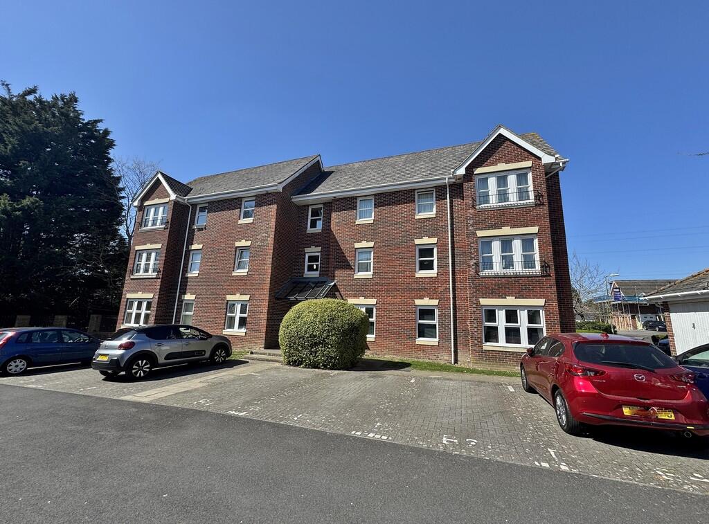 Main image of property: Oysell Gardens, Portchester