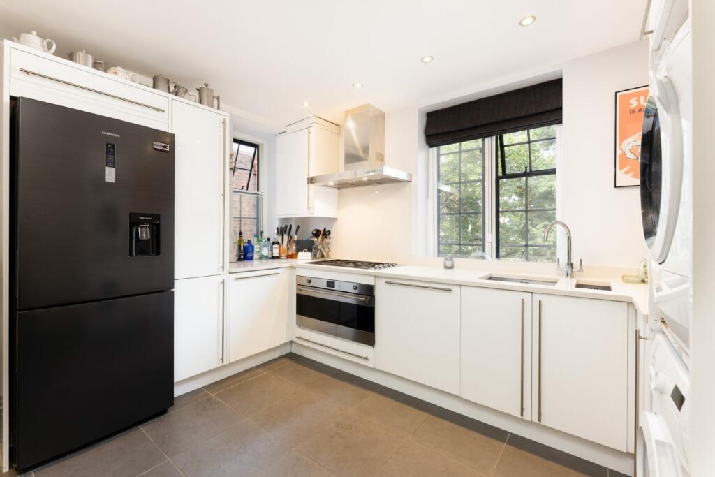 Apartment in London - More