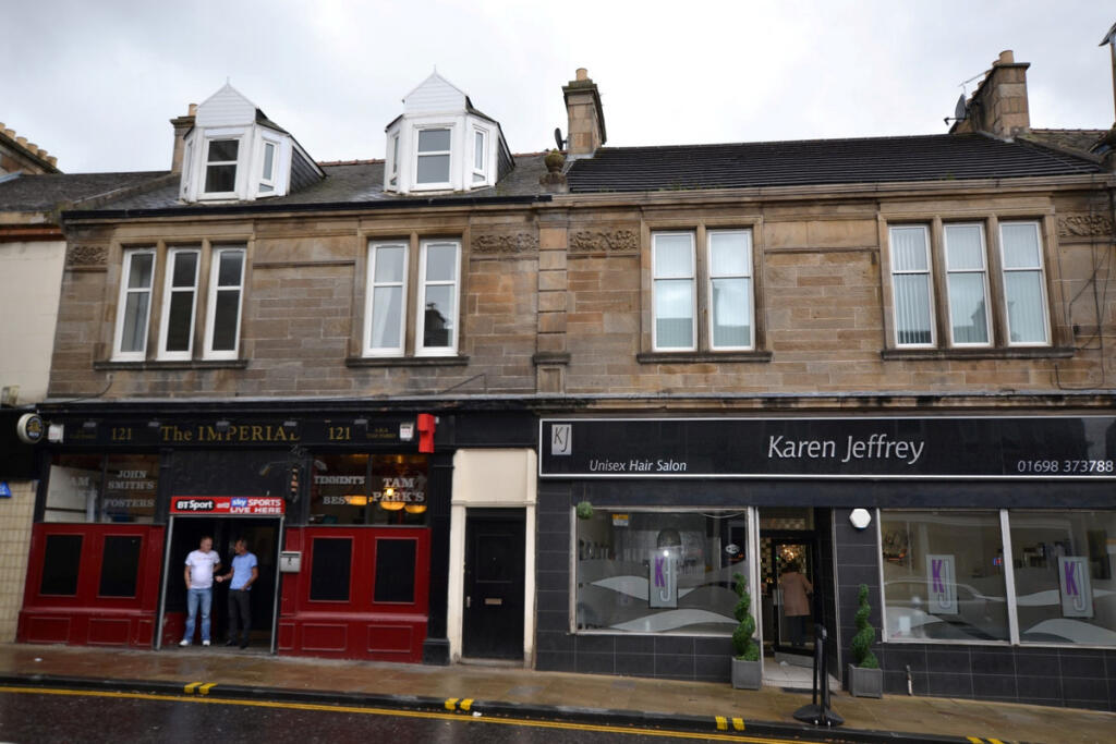 Apartment in Wishaw, Pather - More