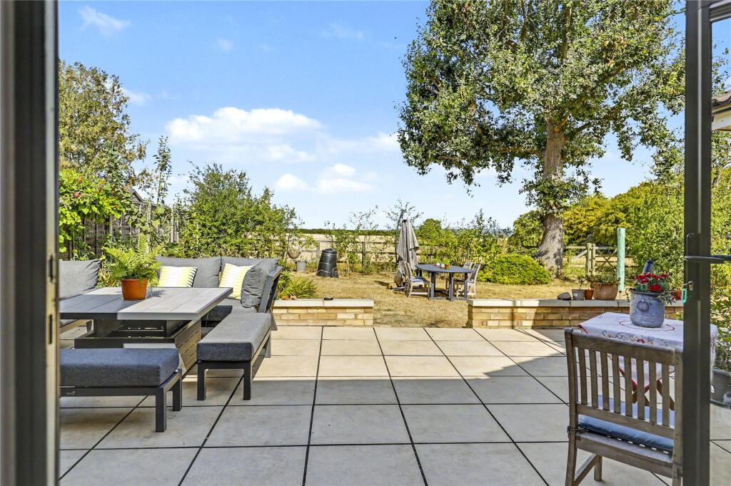 House in East Hertfordshire, Painter's Green, Datchworth - More