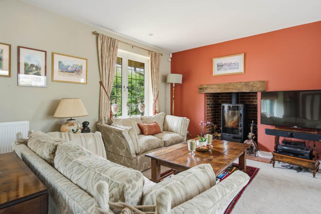 House in Hemel Hempstead - More