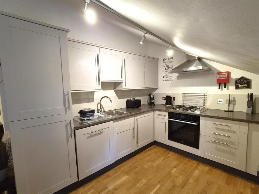 Apartment in Plymouth - View 3