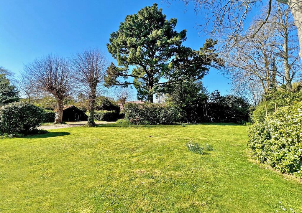 Martins Lane, Birdham, nr Chichester Marina photo 3