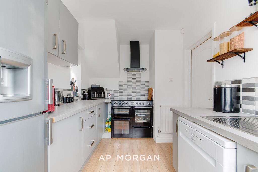 House in Sandwell, West Midlands - More