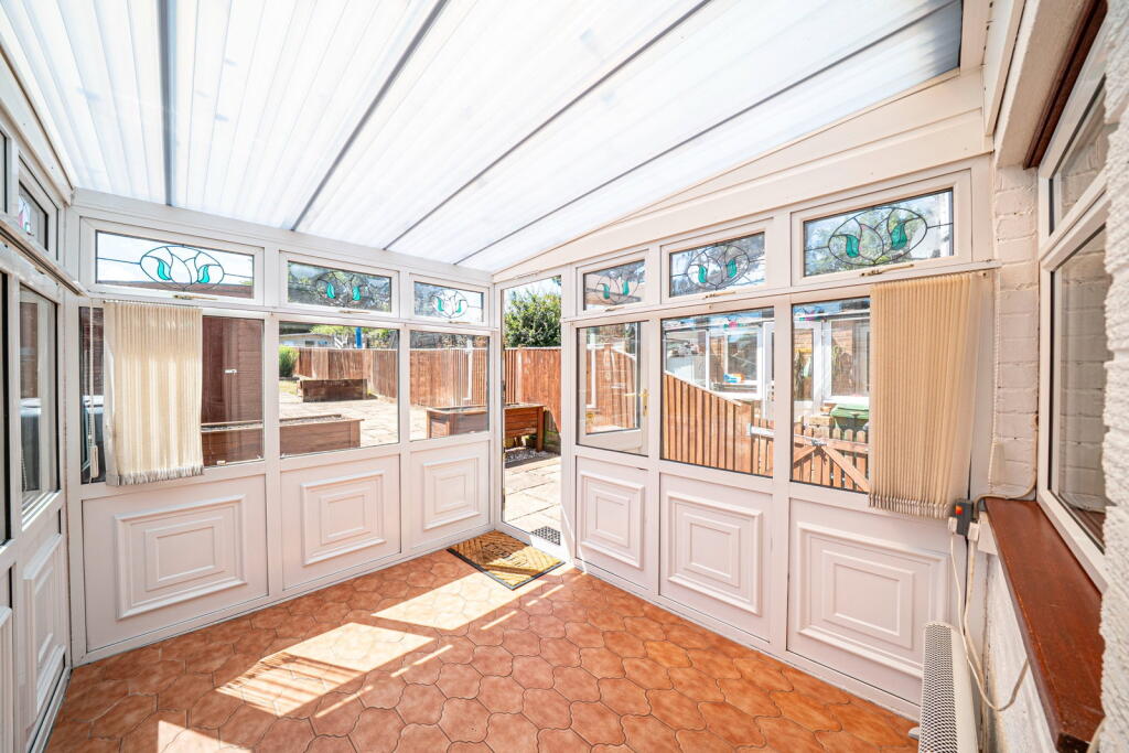 Dellands, Overton, Basingstoke, RG25 3LD - More