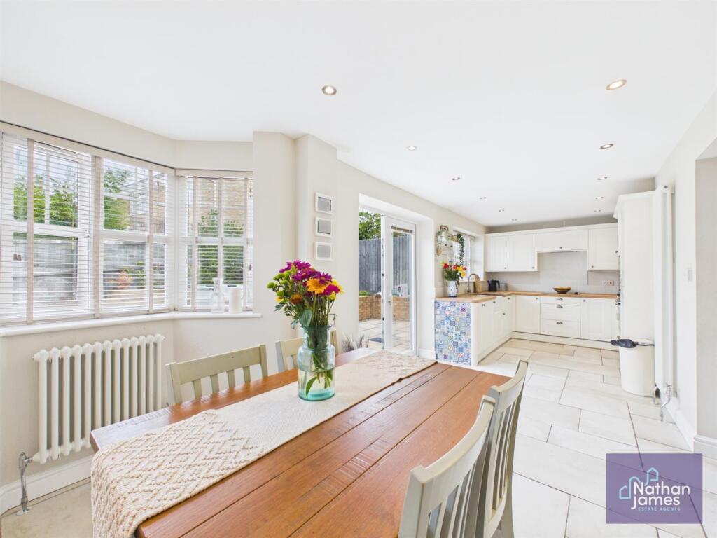 House in Newport, Caldicot - View 2