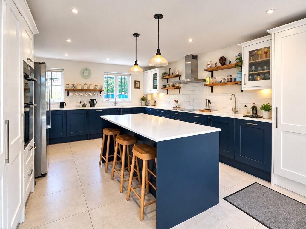 House in Southampton - More