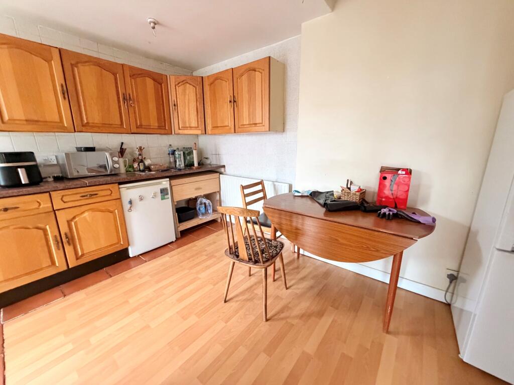 House in London, Marks Gate - View 5