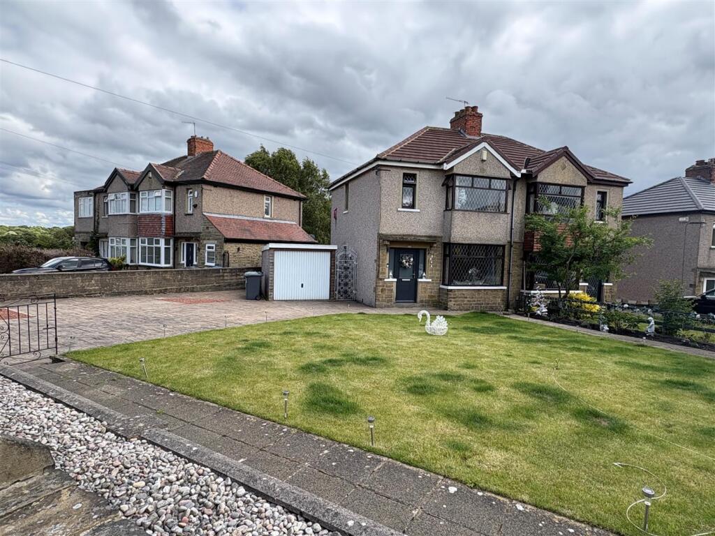 Main image of property: Leaventhorpe Lane, Thornton, Bradford