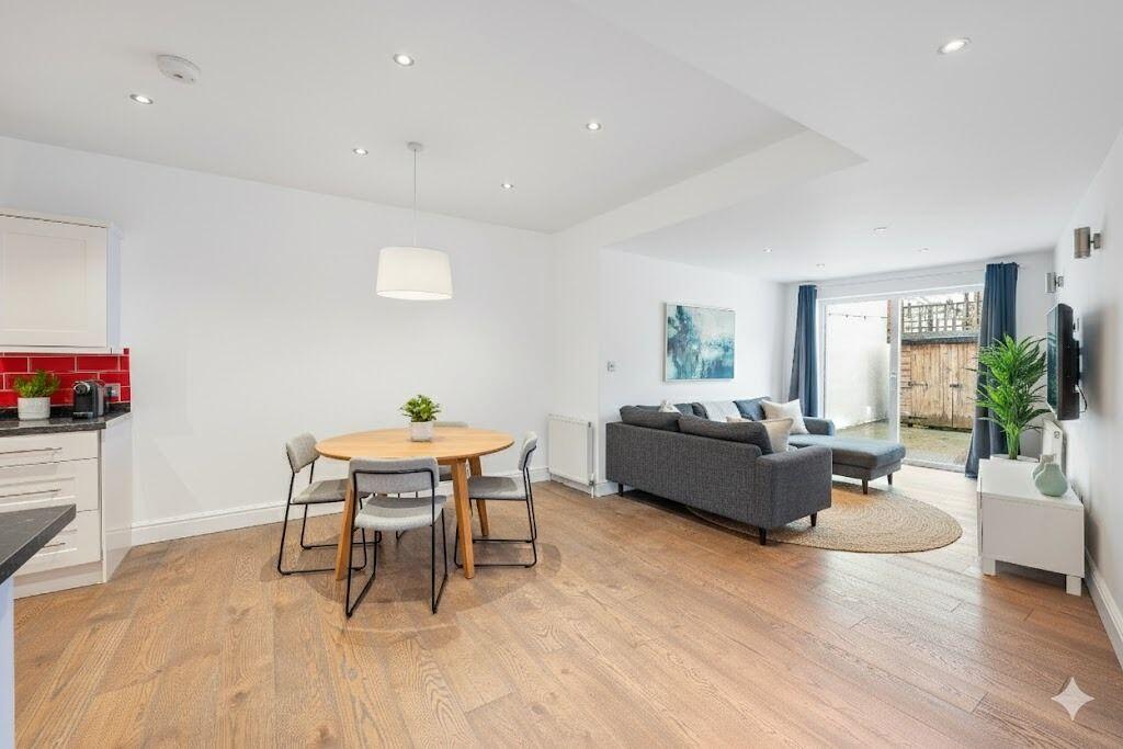 Main image of property: Bickerseth Road, Tooting, SW17