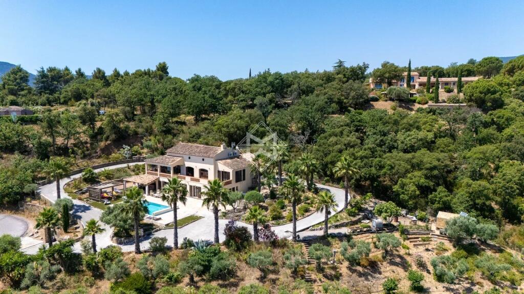 Main image of property: Provence-Alps-Cote d`Azur, Var, Le Plan-de-la-Tour