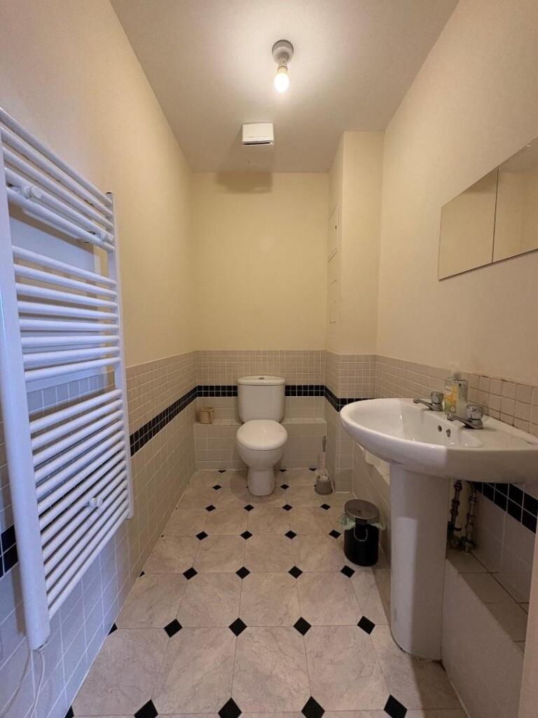 Apartment in Cardiff, Crockherbtown, Castle - View 2