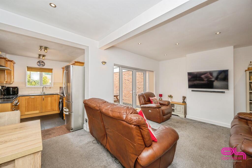 House in Derby - View 5