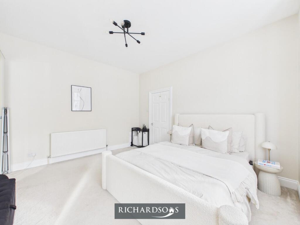 Apartment in North Tyneside, North East - View 5