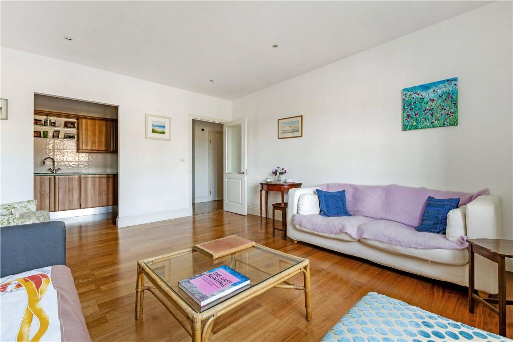 Apartment in Chichester, Easebourne - View 3