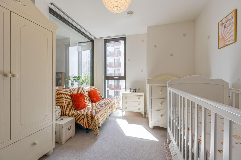 Apartment in London - More