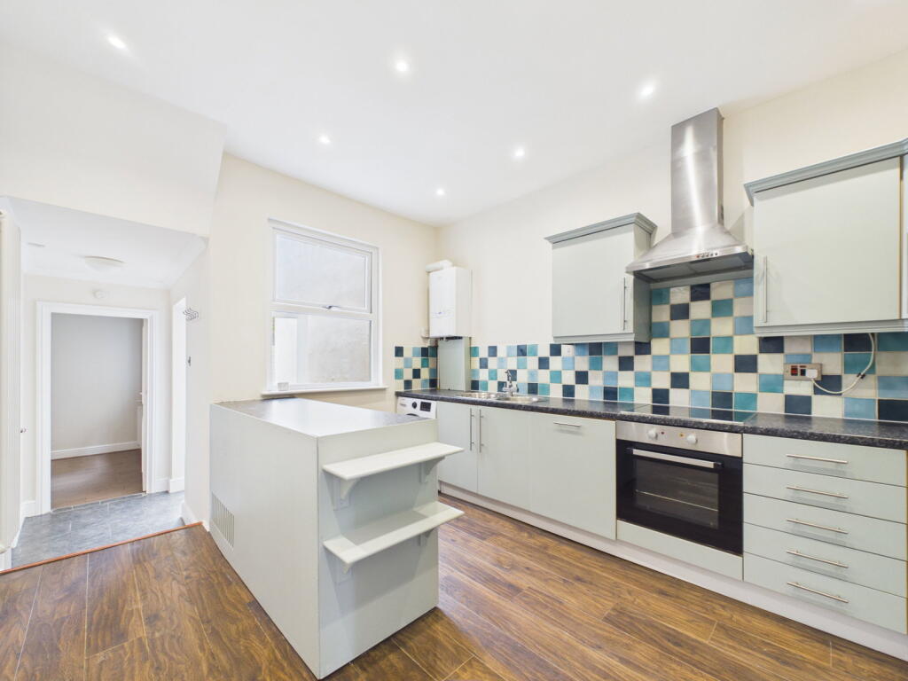 Norfolk Road, Maidenhead, SL6 photo 2