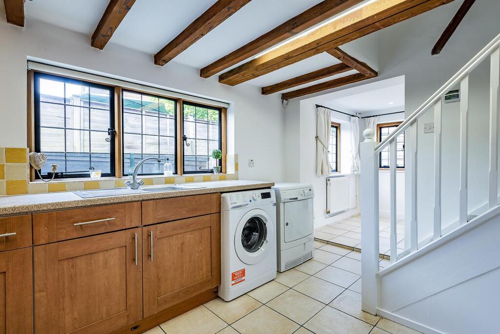 House in Hockley Heath - View 6