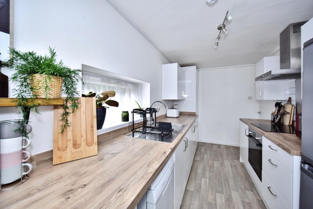 Apartment in Gillingham, Medway - View 4