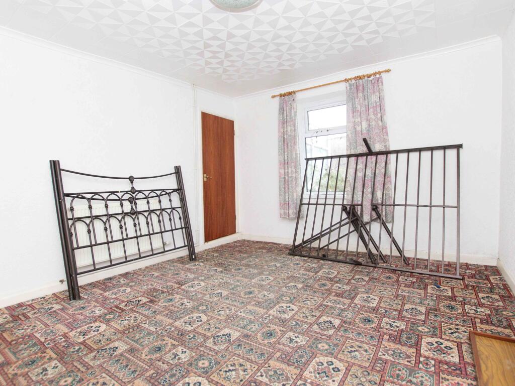 Glandwr Terrace, Tonypandy, CF40 2HU photo 4