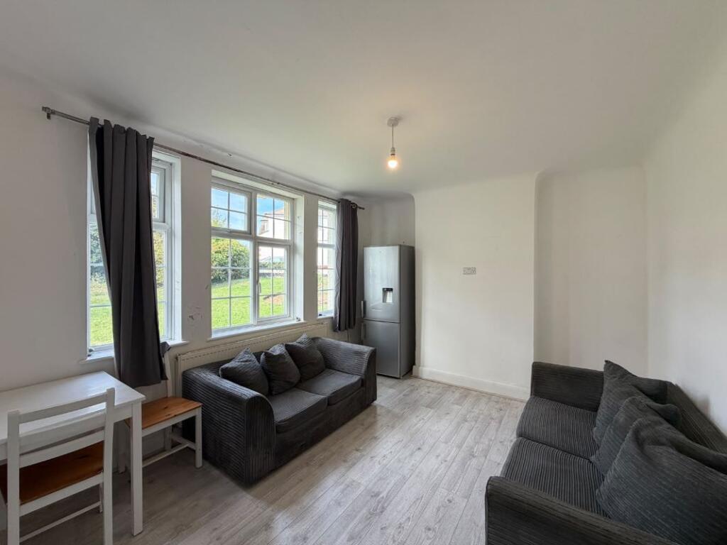 Apartment in Harrow - View 5