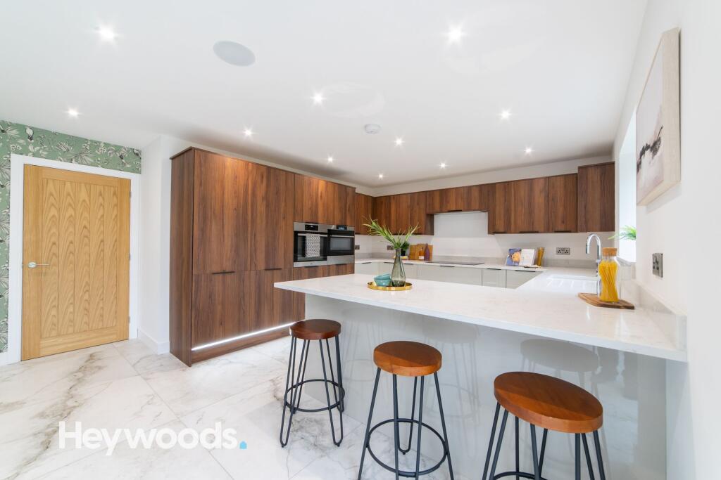 Seabridge Lane, Seabridge, ST5 photo 4