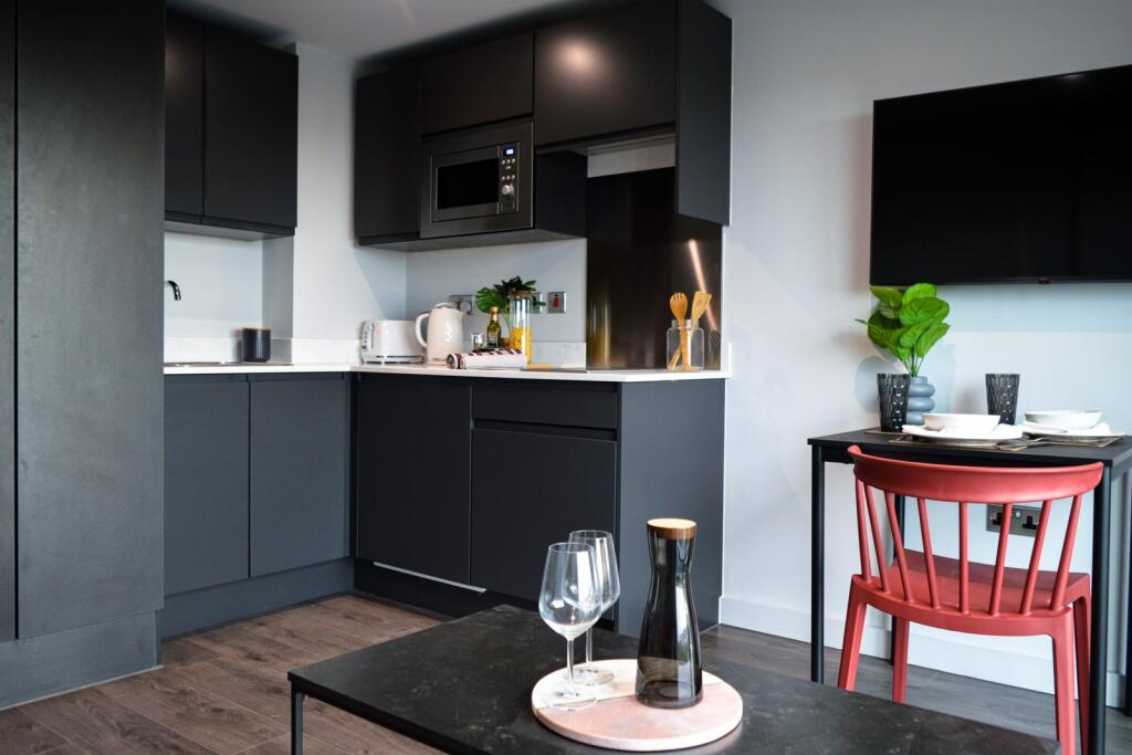 7% Assured NET Returns | Element The Quarter, Liverpool Knowledge Quarter – Stunning 2 Bed, Long-Term Growth photo 3