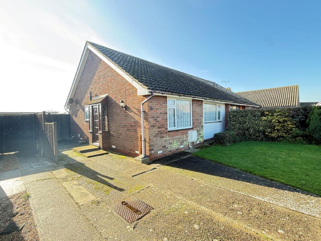 Sycamore Way, Kirby Cross photo 2