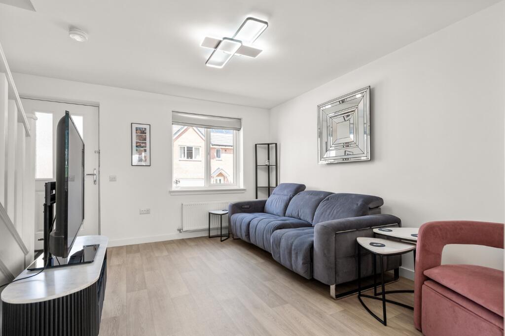 House in East Calder, Calderwood - More