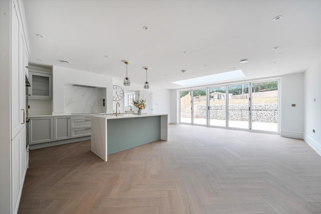 House in Wealden, Heathfield and Waldron - More