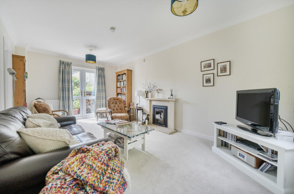 Ashbarn Crescent, Winchester, Hampshire, SO22 photo 3