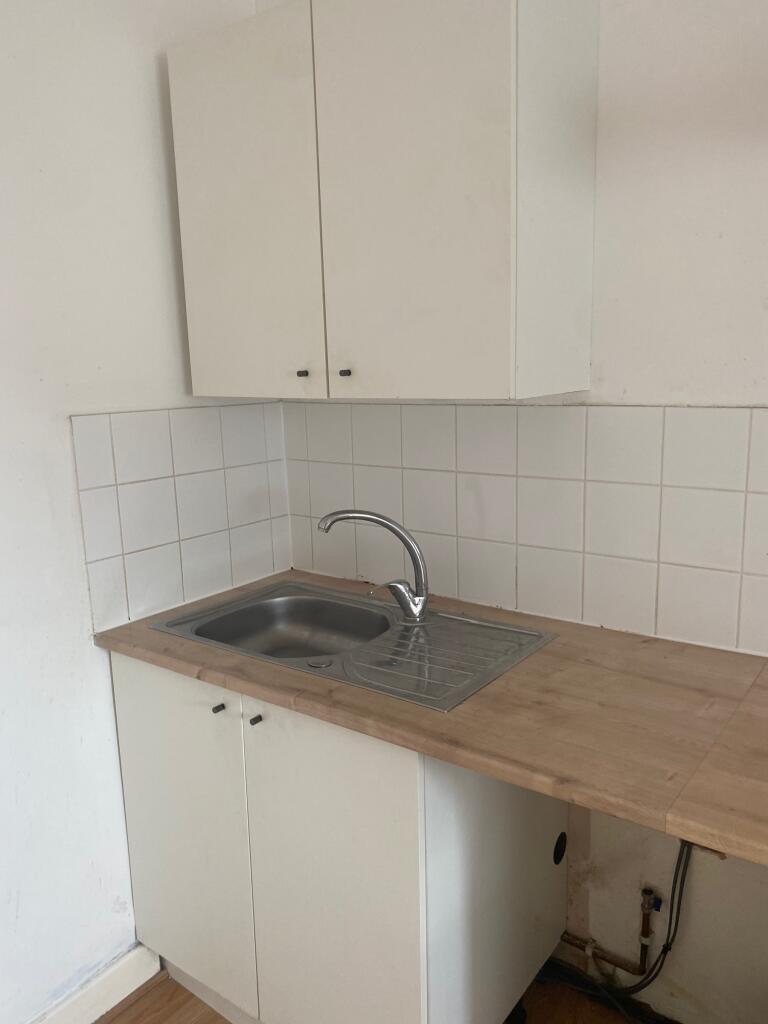 Apartment in Eastbourne, Seaside, Roselands - View 2