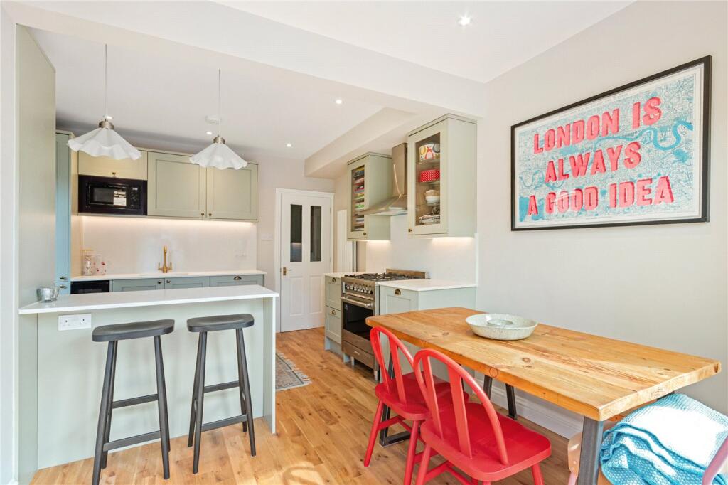 Apartment in London - View 5