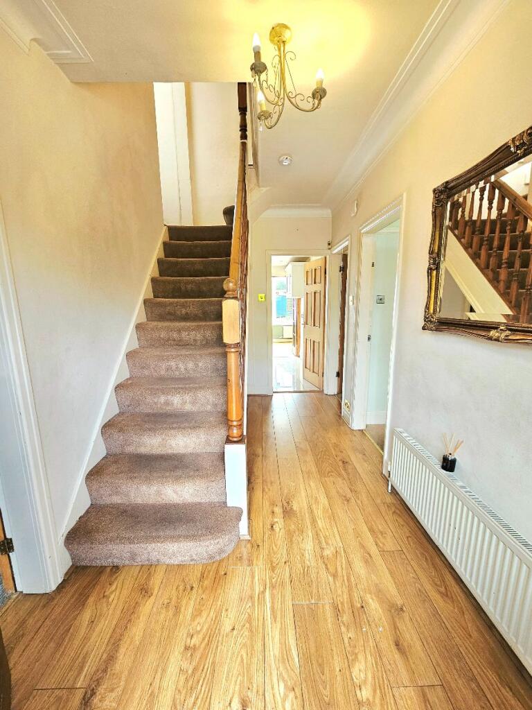 Washway Road, Sale, M33 photo 4